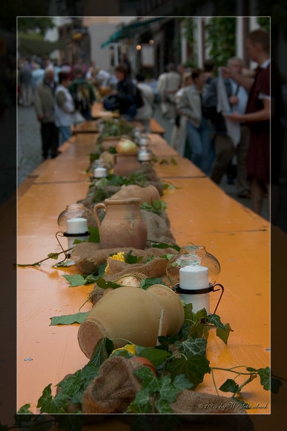 Rittertafel in Rdesheim/die Tafel...