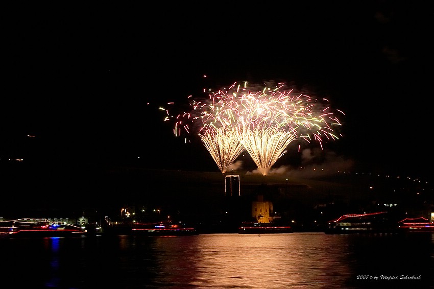 Rhein im Feuerzauber in R�desheim ( 35 )