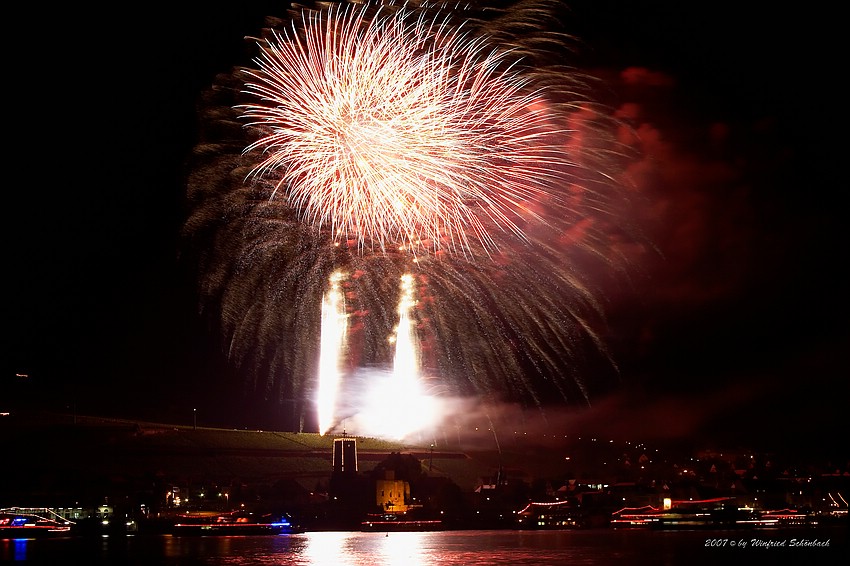 Rhein im Feuerzauber in R�desheim ( 45 )