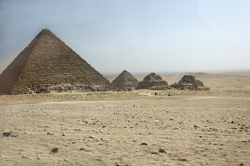 (067) Pyramide des Mykerinos und Kniginnenpyramiden