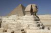 (075) Groe Sphinx von Gizeh, im Hintergrund die Pyramide des Cheops